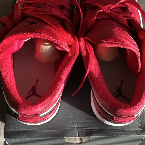 Air Jordan 1 Low - Picture 5 of 10